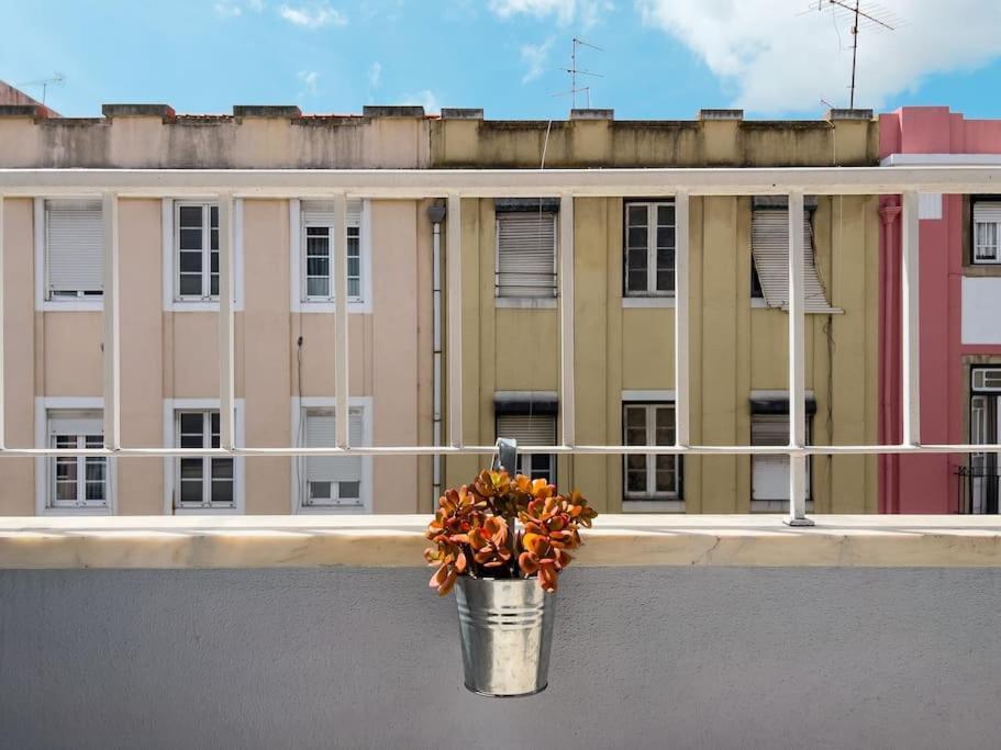Апартаменты Olaias Lisbon 2 Bed Near Metro 2 Экстерьер фото